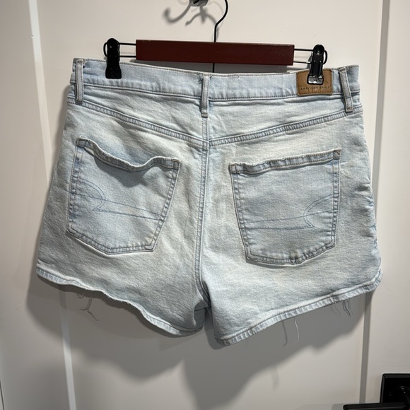 AEO Strigid Relaxed Jean Shorts Distressed Size 12 - Picture 4 of 12